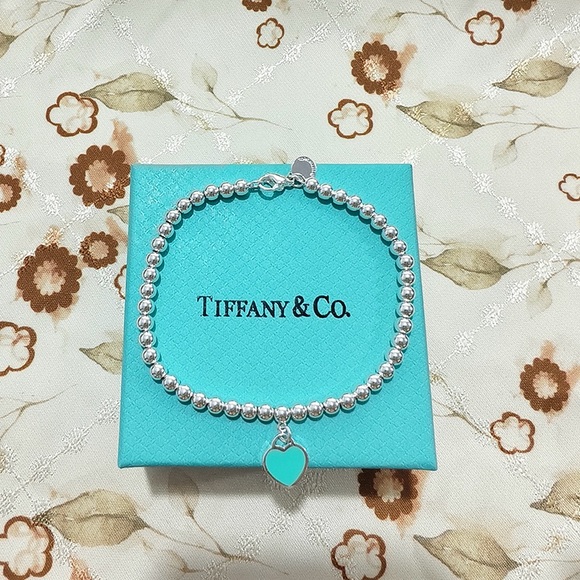 Tiffany & Co. Silver And Green Heart Bracelet - Picture 7 of 7